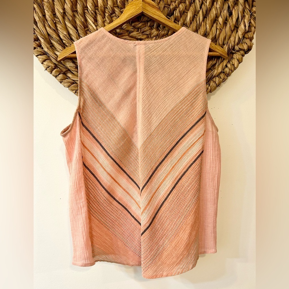 Liverpool Sleeveless Scoop Neck Popover W/Panel Pink Multi Yarn Size Small - Picture 6 of 9